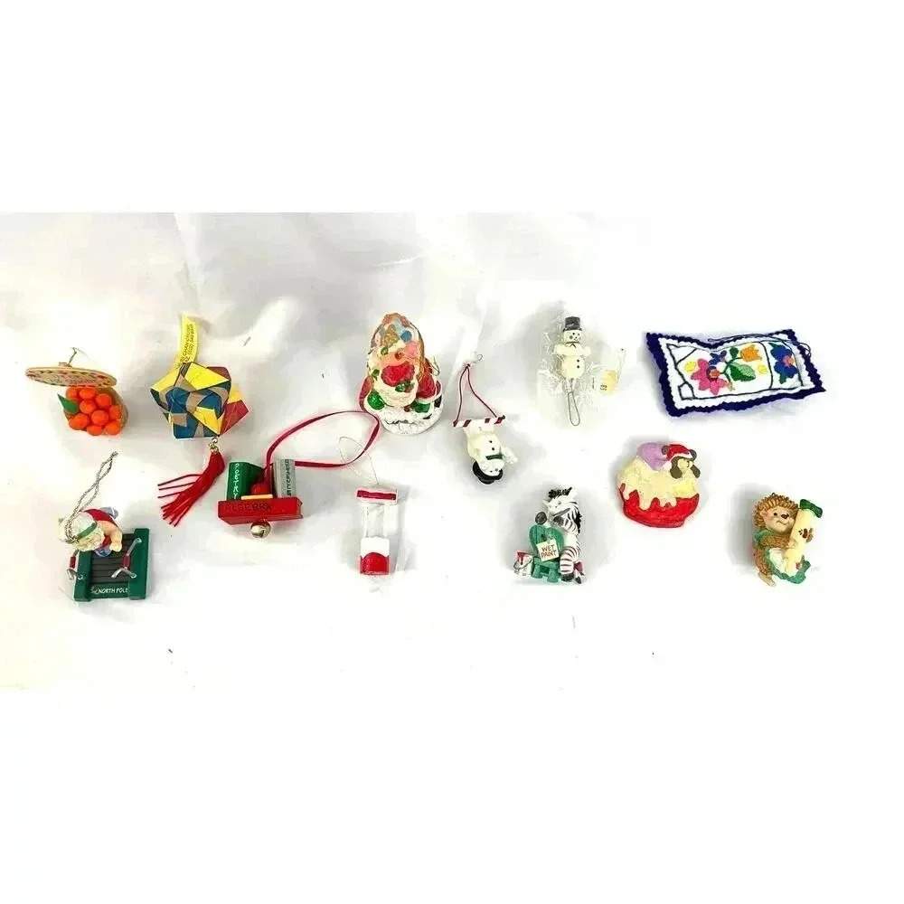 12x VTG Holiday Ornaments Christmas Snowman Santa Fruit‎ Books Decor 1990s